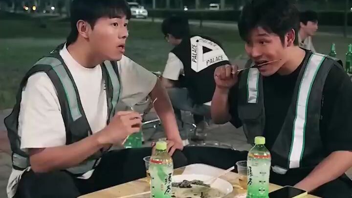 Pulubing_tindero_iniwan_ng_asawa_sa_harap_ng_lahat,_biglang_Reyna_ng_negosyo_dala_bilyon!(720p)