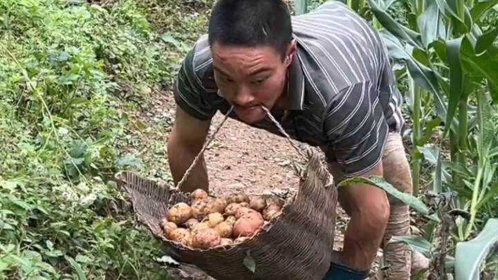 พี่ชายคนโตของฉัน แม้ว่าเขาจะพูดไม่ได้ แต่ทุกสิ่งที่ฉันเรียนรู้มาจนถึงตอนนี้ล้วนเป็นเพราะเขาสอนฉัน ฉั