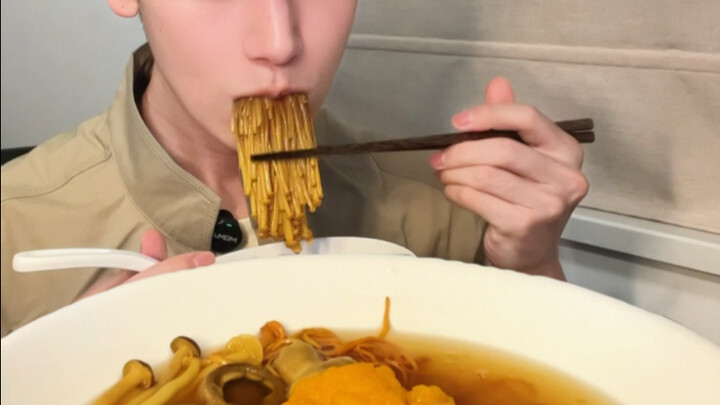 🍄 Sup jamur segar, manis, dan berair—segar sekaligus menyehatkan!!