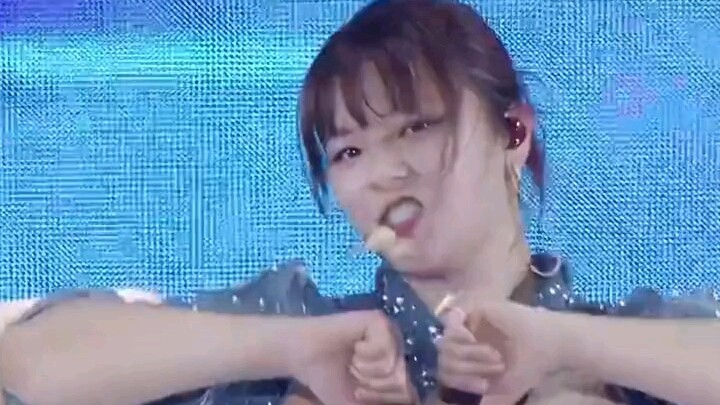 TWICE《talk that talk》：舞动青春的旋律