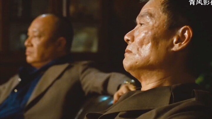 المقطع الثاني: أحد أكثر أدوار ليانغ جياهوي هيبةً – عندما لا يطيع الصغير الأوامر، يحسم الأمر مباشرة ف