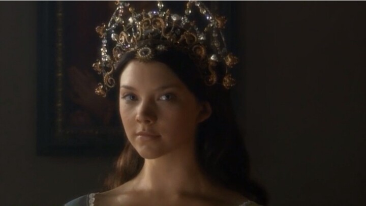 Ratu Eropa yang sama membuat penampilan yang menakjubkan, versi baru VS versi lama, kontrasnya sanga