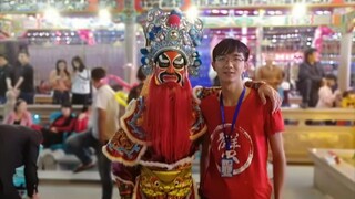 Tarian Yingge yang dilakukan oleh pemilik akun