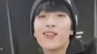 น้องชายวัย 15 ปี ที่ขู่จะไปบ้านพี่ชายเพื่อเต้น Anysong challenge ของ ZICO กลายเป็นแบบนี้! -
