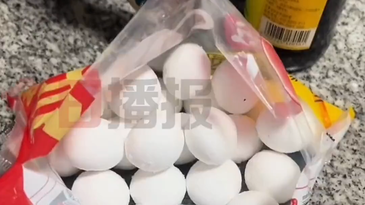 男子网购一袋汤圆，煮熟后个头惊人被吓一跳。网友：这是汤圆还是包子？