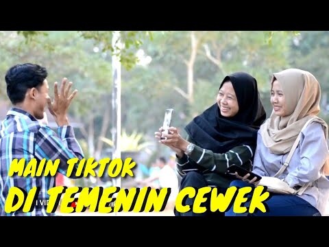 MINTA DI PEGANGIN BUAT MAIN TIKTOK