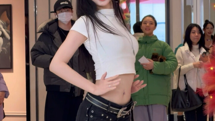 Tít! Vì thẻ trải nghiệm vị trí vũ công phụ họa màu đỏ～