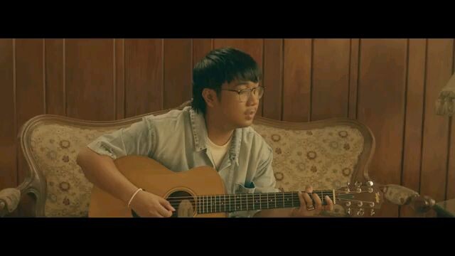 Libu- Libong Buwan (Uuwian) - Kyle Raphael (MV)