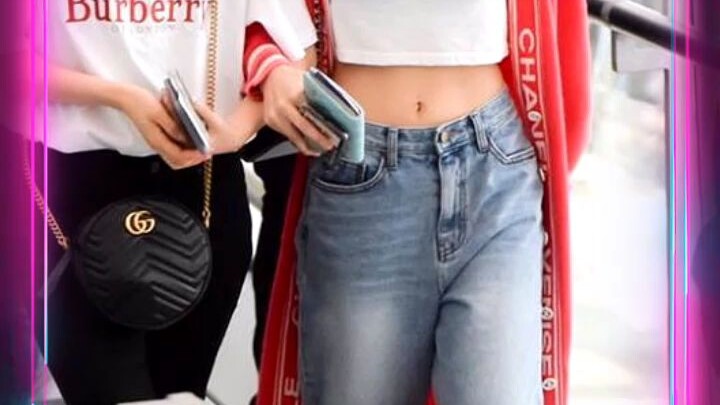 black pink là một nhóm nhạc rất hot luôn nè mọi người 😍😍😘😘