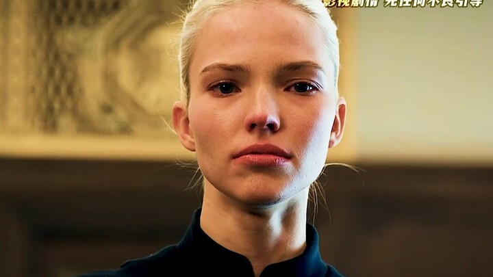 Who could possibly resist such a beautiful and badass female agent!