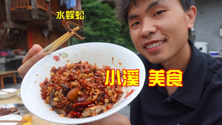 Cùng mẹ xuống sông bắt tôm tép, ai ngờ lúc ăn cơm bố và mẹ lại cãi nhau, ha ha ha!