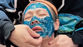 This mud mask works really well. It makes you feel younger and the pain is gone.