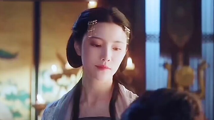 البنت الأكثر حظاً في السفر عبر الزمن تقابل أميراً مخادعاً وتُقتل من البداية