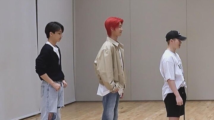 SEVENTEEN Darl+ing Rekaman Langsung di Ruang Latihan Fokus Xu Minghao THE8