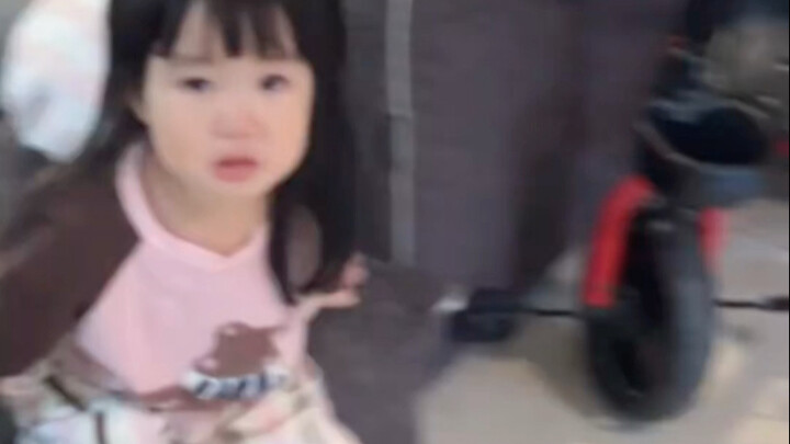 يجب علينا بالتأكيد أن نُعَوِّد أطفالنا على عيش حياة حقيقية.