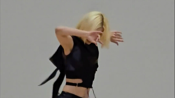 【Hwang Gyuri】Nữ thần cứ thoải mái nhảy nhót thế này, mặc quần jeans rộng thùng thình cũng cực kỳ ngầ