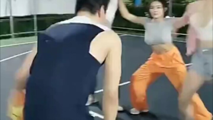 Mainkan “bola”!!