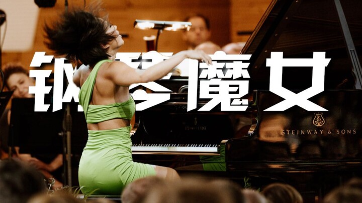 “Nữ phù thủy piano” Trung Quốc thắng giải Grammy, thẳng tay “tát vào mặt” tranh cãi về váy ngắn!
