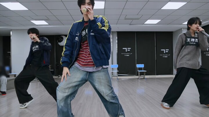 【Proses latihan “whywhywhy”】 Wang Lu Jie, ini sudah berlatih cukup baik kan?