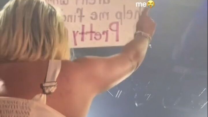 【橘里橘气】Reneé Rapp在演唱會現場幫紛絲配對!