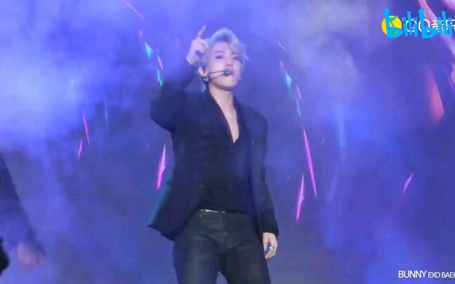 [EXO] Loạt clip ăn cơm thần thánh: Baekhyun trong “Ko Ko Bop” của EXO – tóc bạc, đồ đen, visual “hổ 