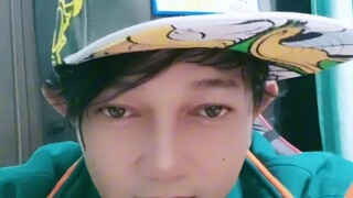 coba dengerin