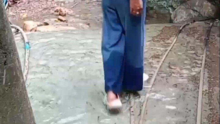 Naligo sa Sapa Ang YAWA