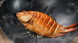 Bí Quyết chiên cá lớn chỉ cần chút dầu mà không bị dính chảo, cá chín vàng đều rất hay | Fried Fish