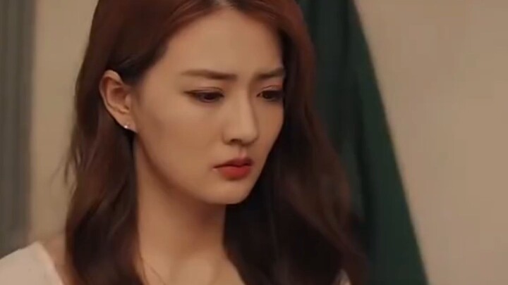 Roommate drama: A manipulative girl keeps pushing the boundaries, and the girl finally snaps after r