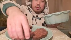 ASMR EATING SOUNDS - FUDGE BROWNIE