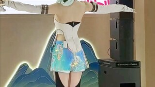 Tôi đã nhảy Touch the Sky tại Japanese Comic Con~