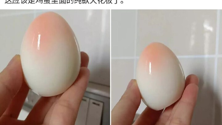 This must be the ultimate in “pure seduction” when it comes to eggs, right?