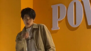 Energi tinggi di depan! Harap cerahkan layar Anda! Benar-benar ada cowok yang akan meng-cover lagu H