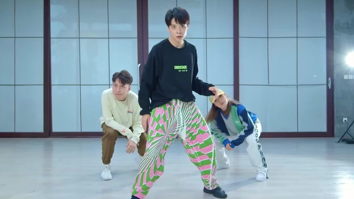 [Amber Liu] Practice Room | Masked Dance King "The Big Player" - Dance Version in the Practice Room
