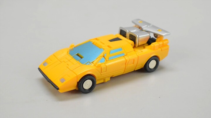 This small size allows you to play with it! Transformers NA small-scale Scud toys unboxing