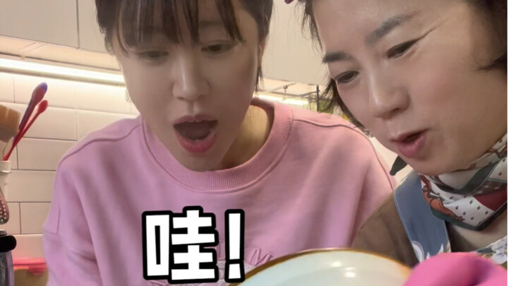 韩国人第一次给妈妈做梅菜扣肉！！