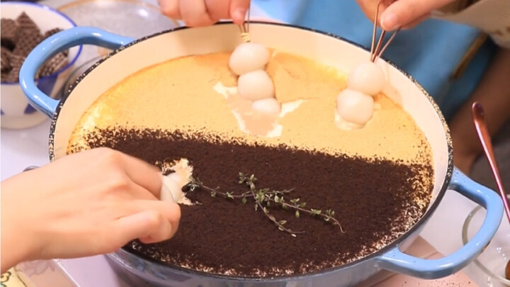 Made a must-have party snack—Double-Flavor Milk Tea Hot Pot—and accidentally discovered the surprisi