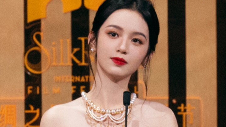 “Thiếu gia nhà giàu kiêu kỳ, trong tay nắm giữ cả kịch bản đen lẫn kịch bản trắng” – lại là một ngày