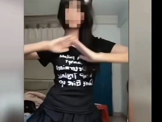 Tự quay, không có ai, đi tìm cún!