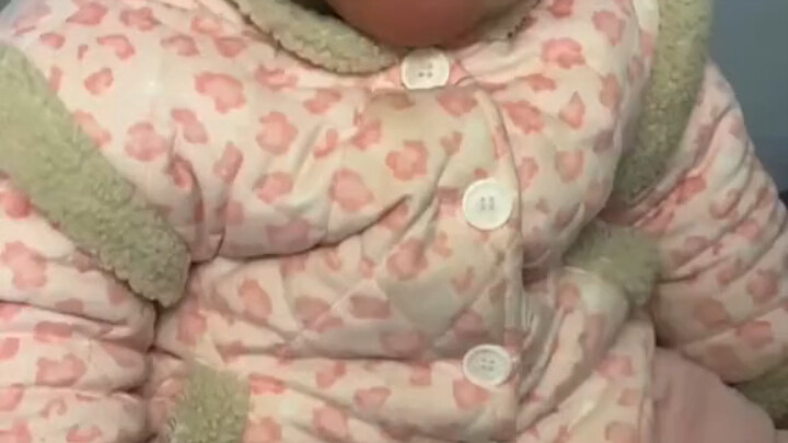 After the cute kid spent a week at Grandma’s, Dad didn’t want to admit she was his daughter when he 