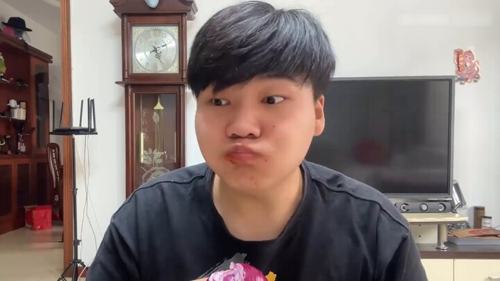 The difference between eating barbecue in real life and in Korean dramas