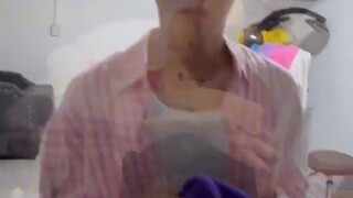 "Gadis Pencuci Rambut Daerah"