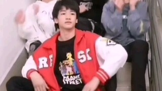 Thuận Thuận, sao lại nói bạn đừng rõ ràng quá vậy