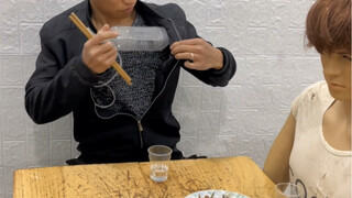 Invention: Auxiliary chopsticks that help you drink without getting drunk