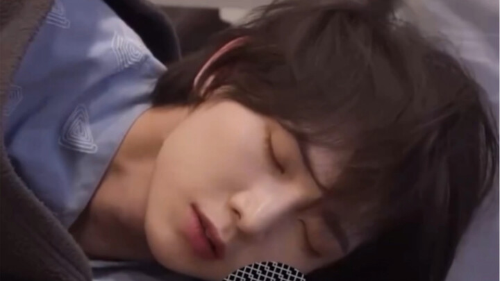 Little Shang is so cute, still dazed after the gastroscopy TT