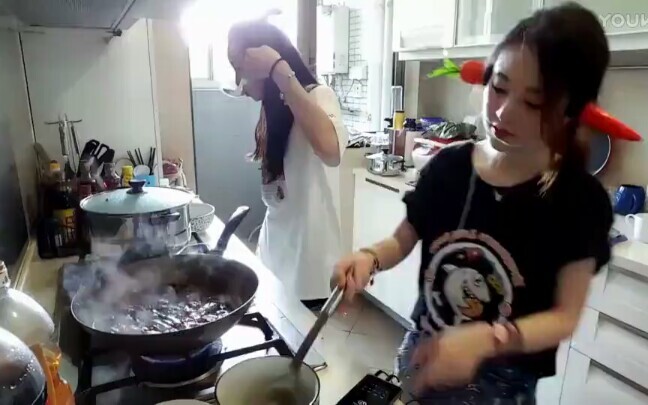 冯提莫-（一人饮酒醉）厨娘版、粉丝们的福利来啦 ︿(￣︶￣)︿