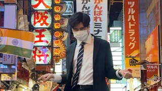 西装男子大阪道頓堀翻跳savage