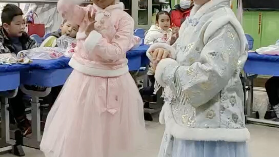 My first-grade daughter can save a three-bedroom apartment by dancing. Haha, what a social death sce