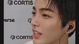 CORTIS An Càn Hào đã mang đến điệu nhảy cử chỉ "Đao Mã Đao Mã" rồi!