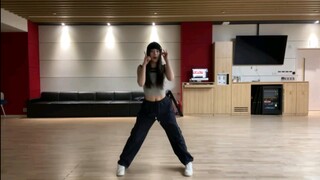 张圭真直播翻跳师姐朴志效《Killin' Me Good》满满的家族爱